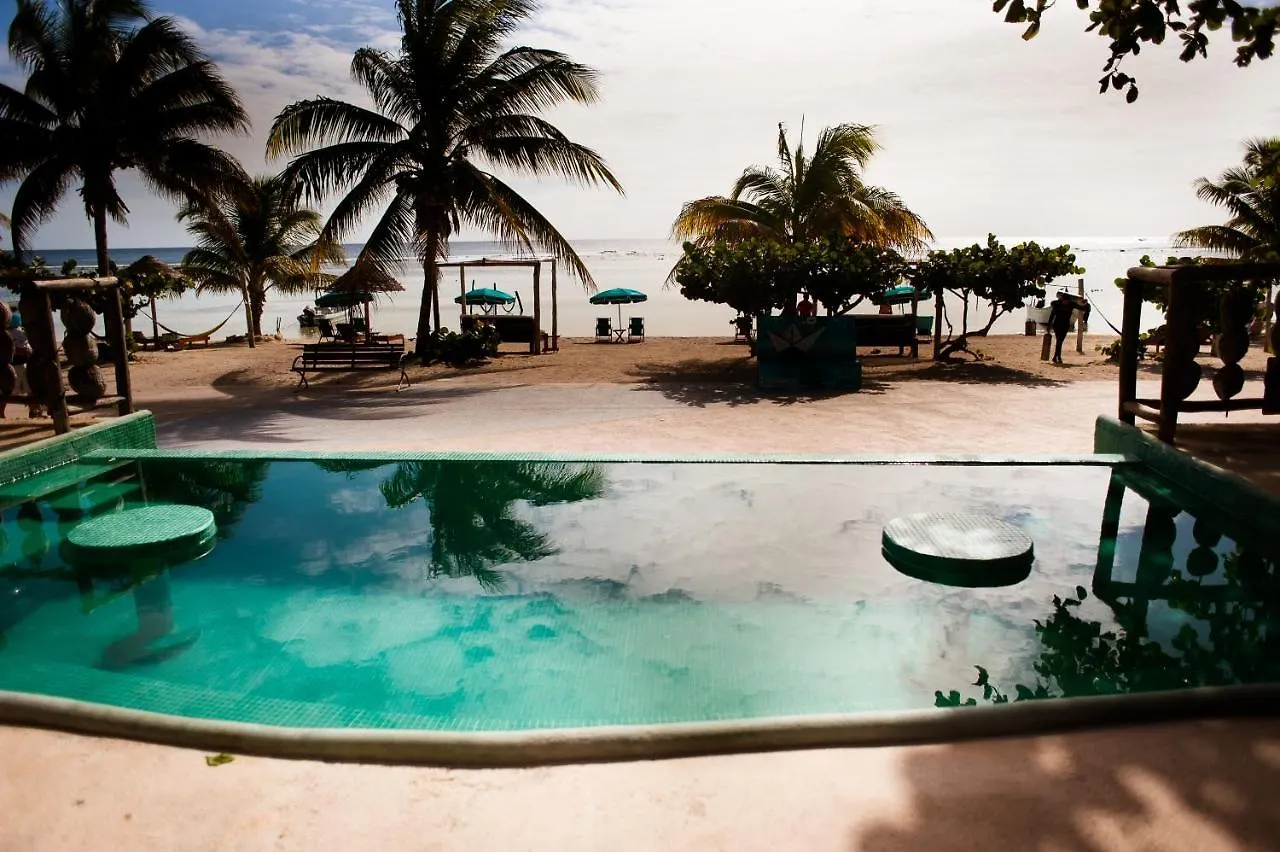 Otel Nacional Beach Club & Bungalows Mahahual